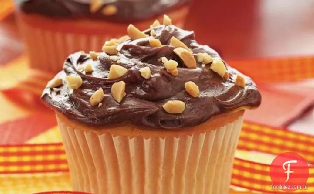 Cupcakes de manteiga de amendoim sem glúten com cobertura de Chocolate