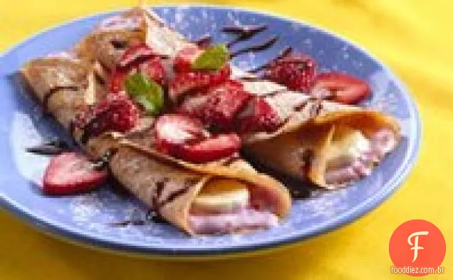 Crepes de cacau com recheio de morango e Banana