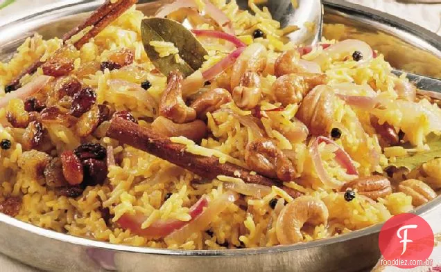 Arroz Basmati com açafrão (Zaffrani Pulao)