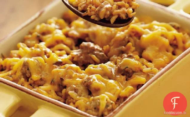 Arroz selvagem e caçarola de carne