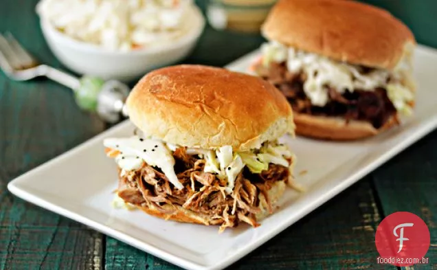 Fácil Crockpot Puxou A Carne De Porco