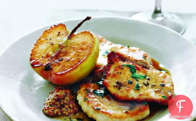 Costeletas de porco com maçãs Granny Smith