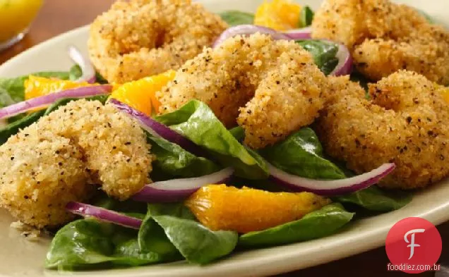 Salada crocante de frutos do mar com vinagrete cítrico