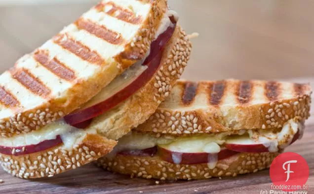 Cheddar, Maçãs E Mostarda De Rábano Panini