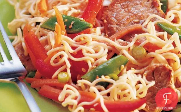 Salada De Macarrão Asiática