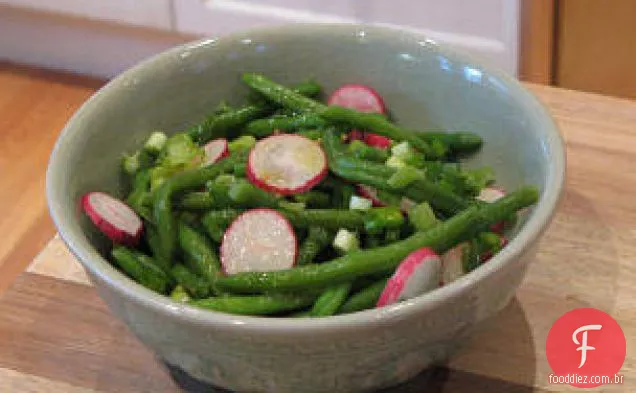 Salada de feijão verde com mostarda e mel