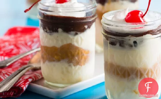 Manteiga de amendoim Sundaes-em-um-copo