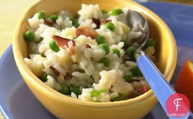 Arroz parmesão e ervilhas com Bacon