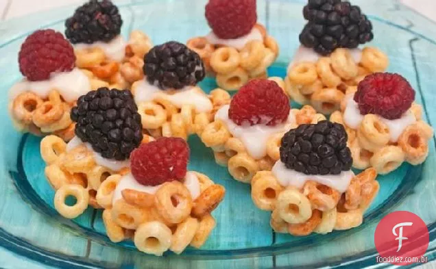 Cheerios ® tortas com iogurte e bagas