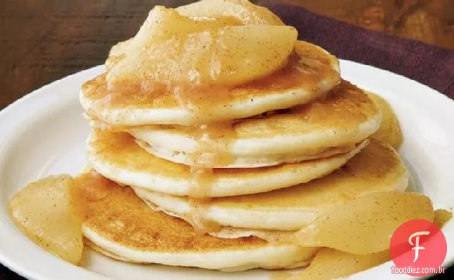 Panquecas De Leitelho Com Cobertura De Pêra