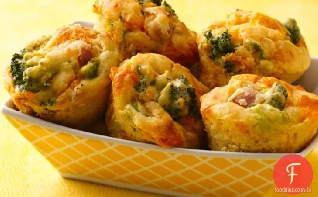 Fácil brócolis, queijo e presunto Muffins