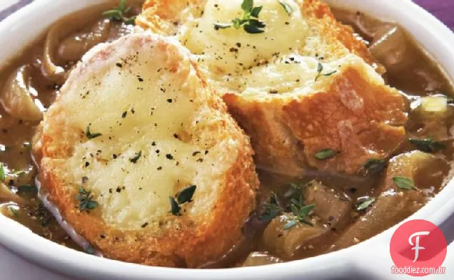 Sopa De Cebola Francesa Rústica De Fogão Lento