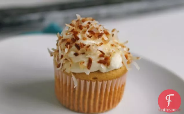 Cupcakes de Rum com cobertura de coco