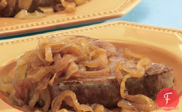 Bifes de atum com cebola caramelizada