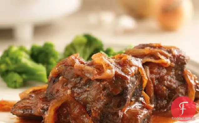 Costelas curtas doces e picantes de fogão lento
