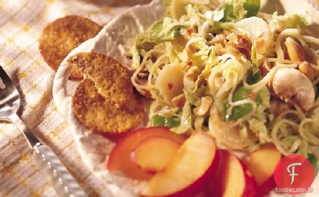 Salada de macarrão Asianl agridoce