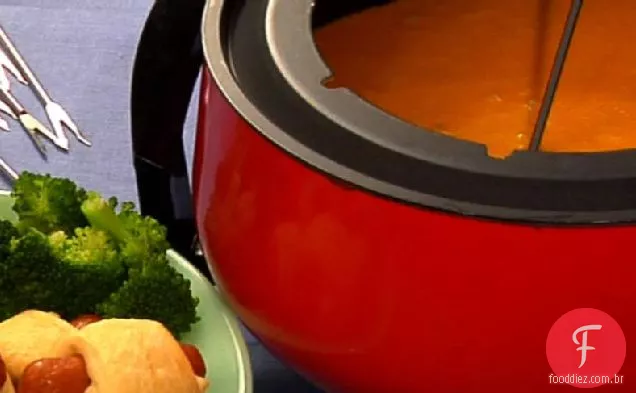 Idade Cheddar e Stout Fondue