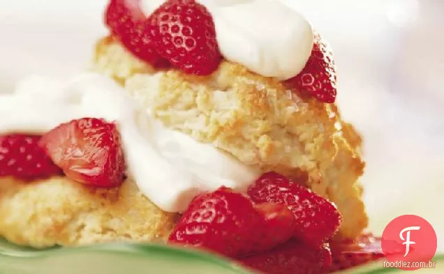 Big-Batch Morango Shortcakes