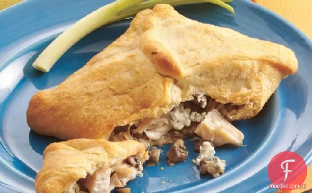 Pacotes de frango e queijo azul