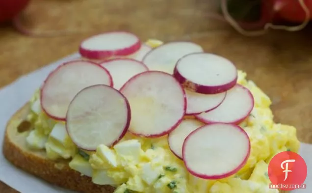 Salada De Ovo Com Rabanetes