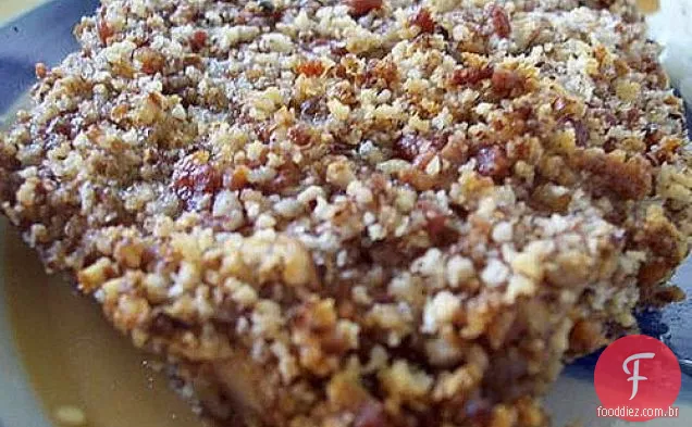 Frango Com Crosta De Bacon E Noz-Pecã Com Mostarda De Mel De Bordo