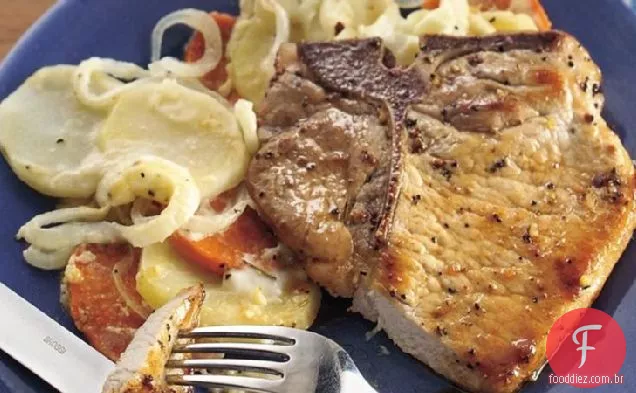 Costeleta de porco Suíça e caçarola de batata