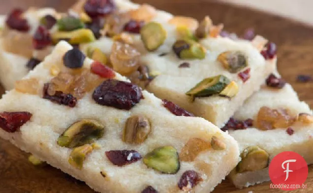 Barras de biscoitos de pistache, Cranberry e gengibre