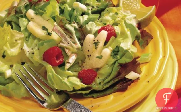 Salada de verduras mistas com vinagrete de mel e limão