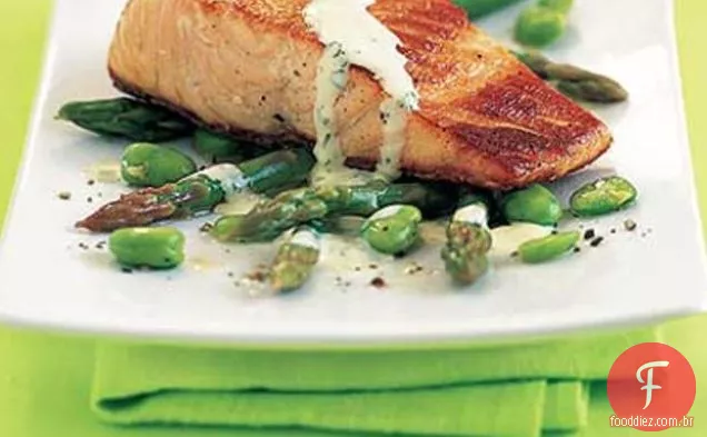 Salmão Grelhado Com Holandês Rápido