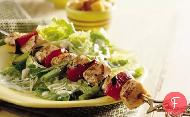 Frango Grelhado Kabob Caesar Salad