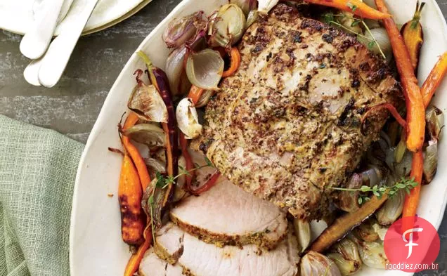 Carne de porco vitrificada com mostarda e Limão Com Legumes Assados