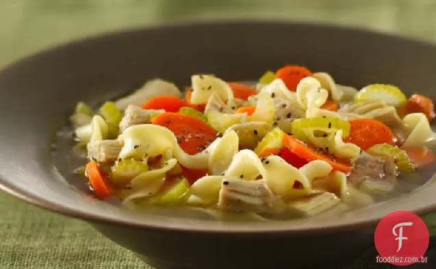 Sopa De Macarrão De Galinha