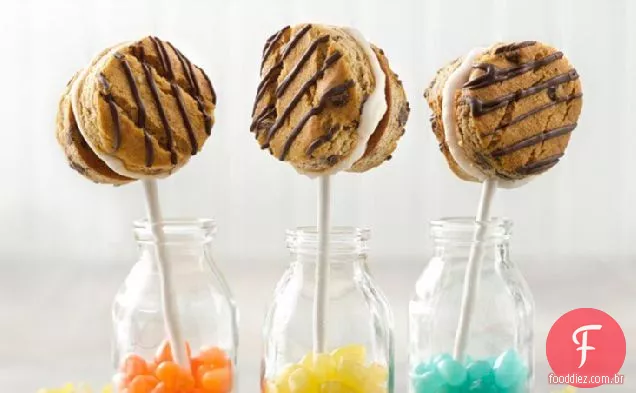 Frozen Yogurt Cookie Pops