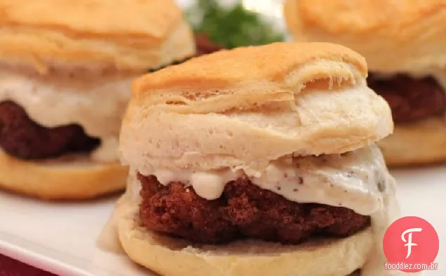 Frango frito bife e biscoito Sliders