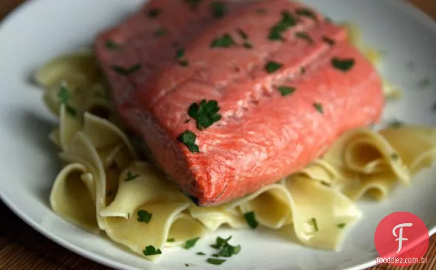Jantar Hoje À Noite: Salmão Escalfado Raso