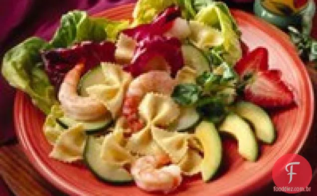 Salada De Macarrão De Camarão Com Salsa De Frutas Frescas