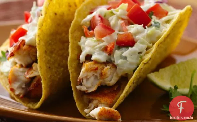 Tacos de peixe picante com molho de limão fresco