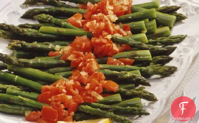 Espargos com tomate