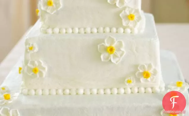 Bolo de casamento branco com Recheio De Framboesa