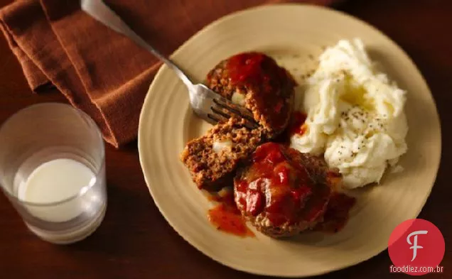 Mini pães de carne fáceis com molho de tomate