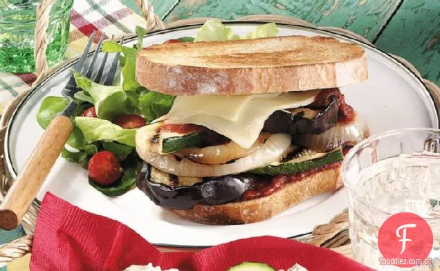Sanduíches De Pizza De Berinjela Grelhada