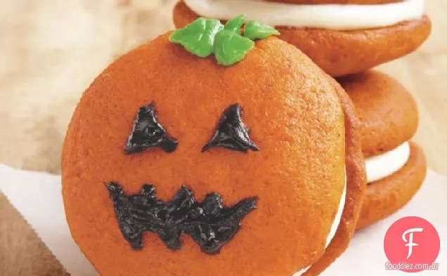 Jack-O ' - Lantern Whoopie Pies