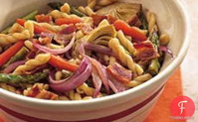Macarrão e Salada De Legumes Grelhados