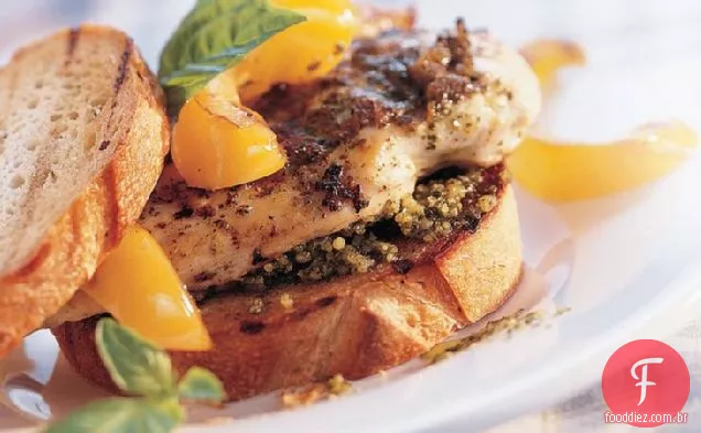 Sanduíches De Frango Pesto Grelhados