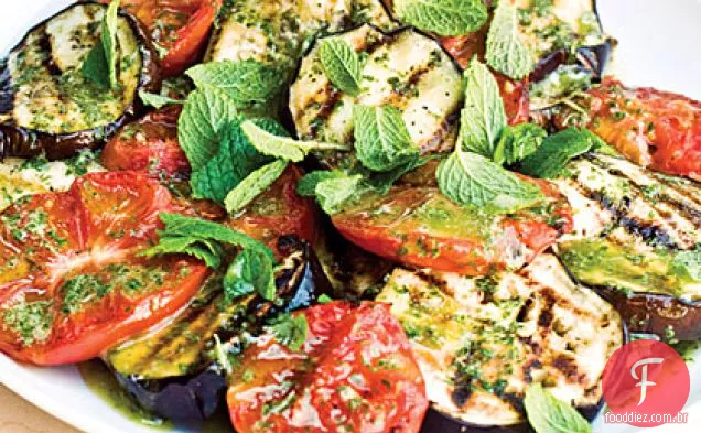 Salada grelhada de berinjela e tomate
