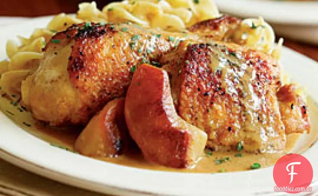 Pernas De Frango Assadas Com Cidra, Maçãs E Mostarda