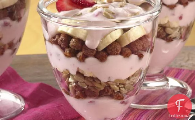 Parfaits Crocantes De Banana E Morango