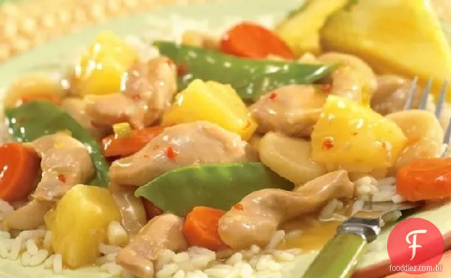 Frango e legumes com abacaxi