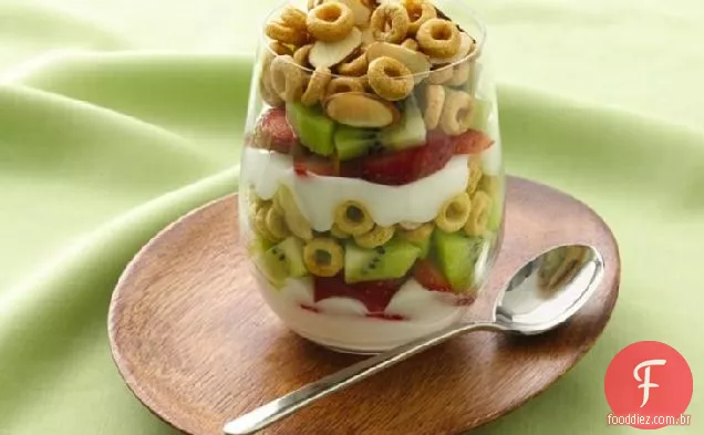 Parfaits De Morango E Kiwi Com Tampo Crocante