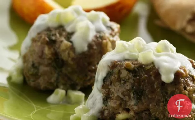 Mini Meatloaves gregos com molho Tzatziki